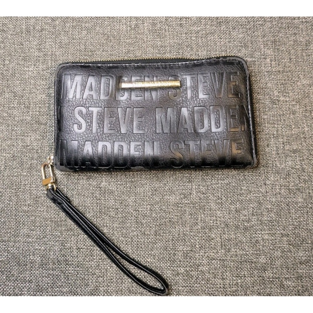 Steve Madden Pebbled Leather Logo Zip Around Wallet Wristlet Embossed Black Gold